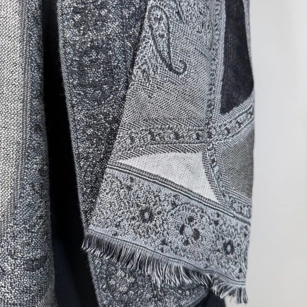 Collection Sixteen‎ Gray Paisley Scarf Wrap Shawl Fringed Lightweight Women